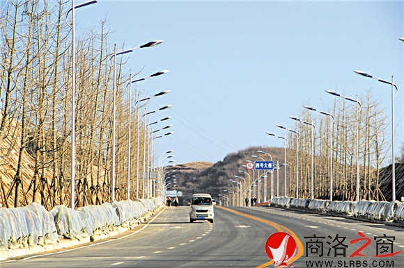寬闊、整潔的路面