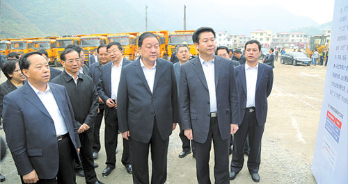 吳前進莊長興出席 胡潤澤馮西寧講話 陳俊主持山柞高速正式動工建設(shè)