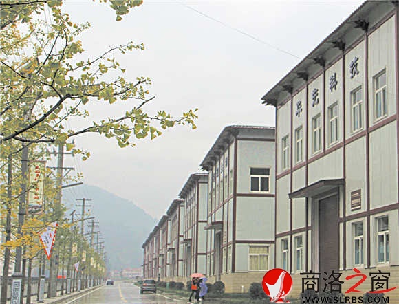 規(guī)模宏大的工業(yè)孵化園，讓云鎮(zhèn)村村民在家門口就能打工掙錢。
