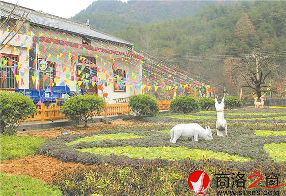 坐落于田園風(fēng)光中的農(nóng)家小院，別有一番詩情畫意。