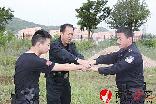 武警出身的趙平還擔(dān)任分局日常訓(xùn)練、培訓(xùn)任務(wù)